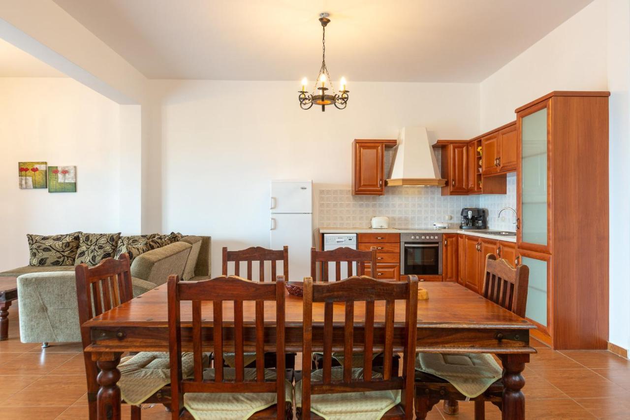 Ekaterini Vip Villa Plaka  Exteriör bild