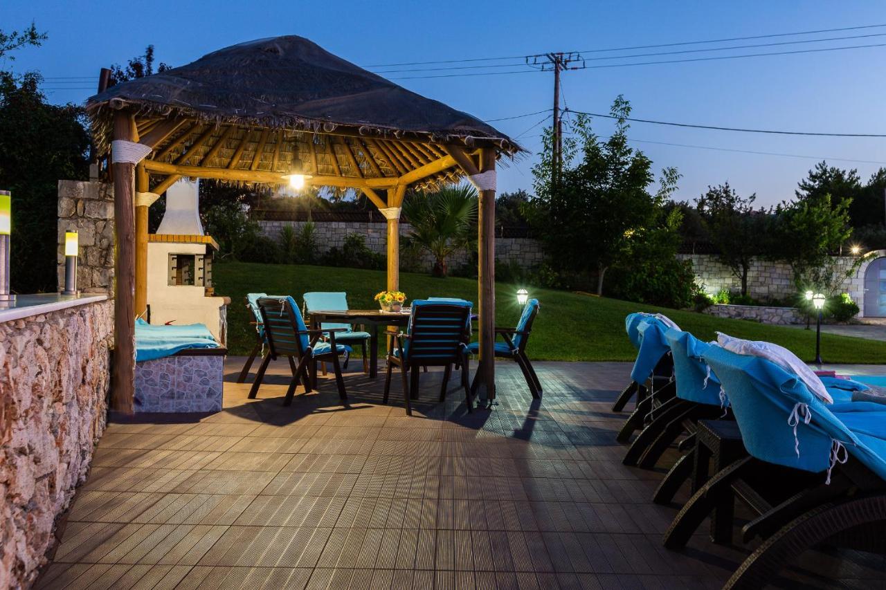 Ekaterini Vip Villa Plaka  Exteriör bild
